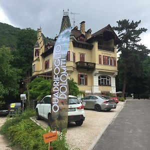 Vintage Castle Schlosshof B&B